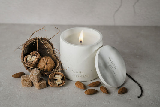 HESTIA luxury refillable concrete candle with caramelized pineapple and vanilla fragrance by Satori Aromas